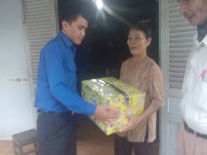 16538_295022603975465_287068161_n